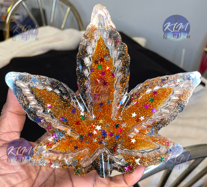 Fun Of It Resin Items - Maple Leaf Ash Trays - Kia Lui Media