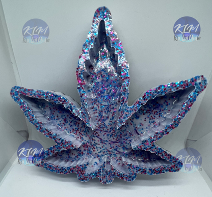 Fun Of It Resin Items - Maple Leaf Ash Trays - Kia Lui Media