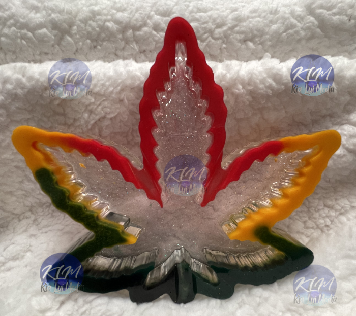 Fun Of It Resin Items - Maple Leaf Ash Trays - Kia Lui Media